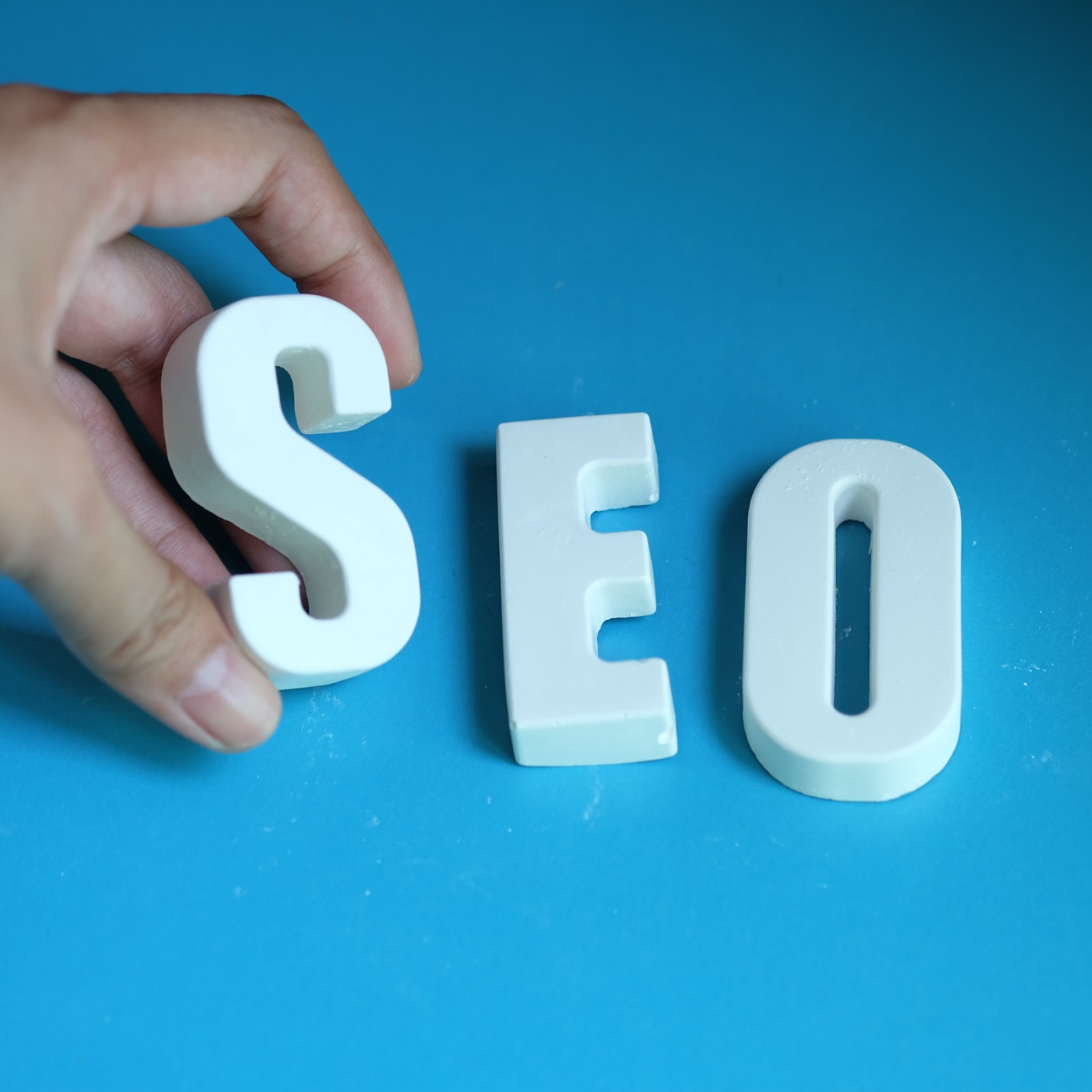 Объёмные буквы SEO — что такое SEO простыми словами